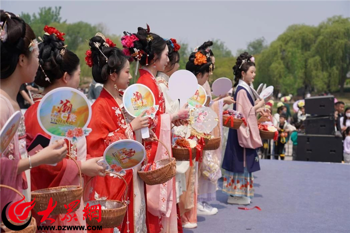 博乐体育：菏泽市首届大学生牡丹文明节牡丹情景计划大赛实行_要闻_群众网(图3)